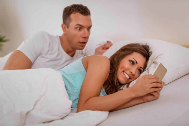 Qué hacer si mi ex está saliendo con alguien más